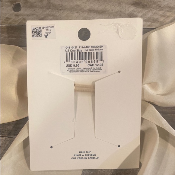 American Eagle Outfitters Cream Hair Bow - Picture 2 of 2